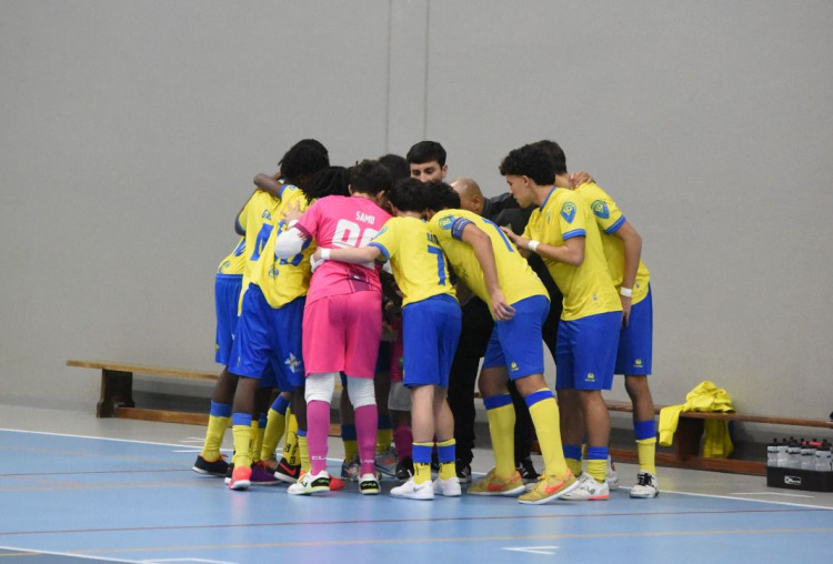 Juvenis de futsal só precisam de empatar para serem campeões